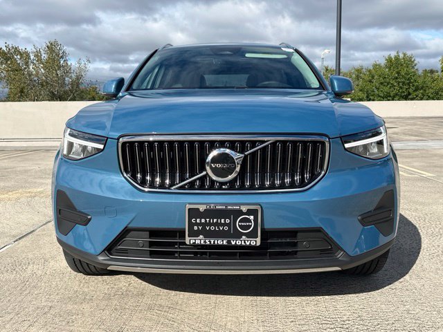 Certified 2024 Volvo XC40 B5 Core AWD/4WD image 2