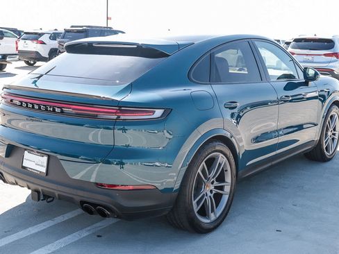 Used 2025 Porsche Cayenne image 7