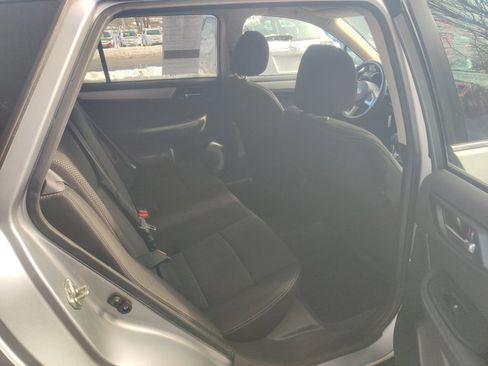 Used 2016 Subaru Outback 2.5i Premium image 16
