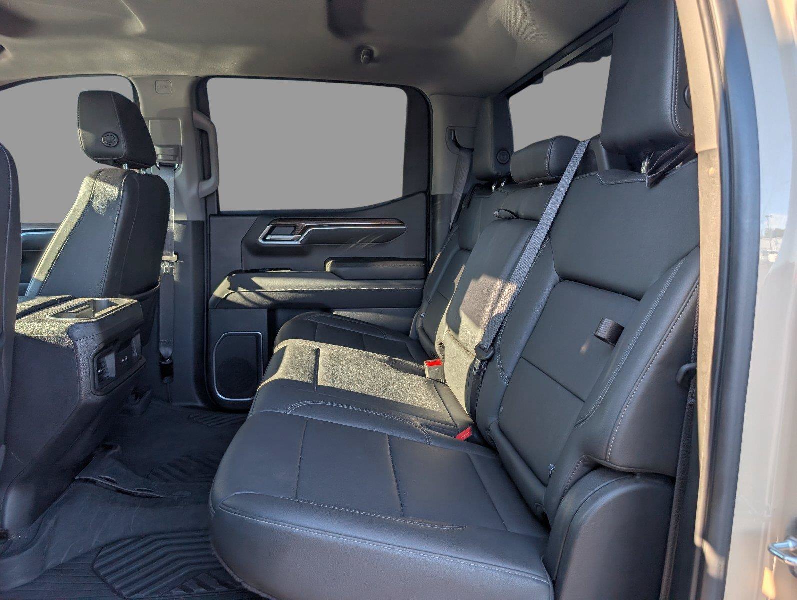 Used 2022 Chevrolet Silverado 1500 LT Trail Boss w/ LT Trail Boss Premium Package AWD/4WD image 35