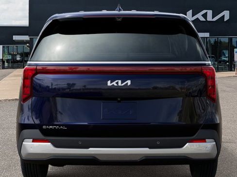 New 2026 Kia Carnival EX FWD image 13