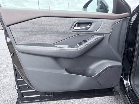 Used 2021 Nissan Rogue SV image 30