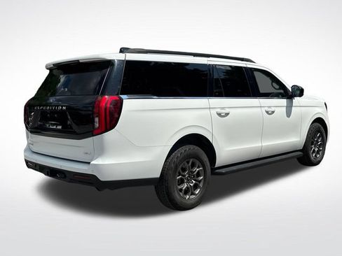 Used 2025 Ford Expedition Max Active AWD/4WD image 6