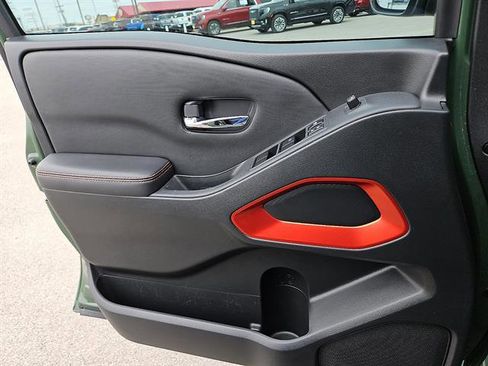 Used 2023 Nissan Frontier Pro-X w/ Technology Package image 14