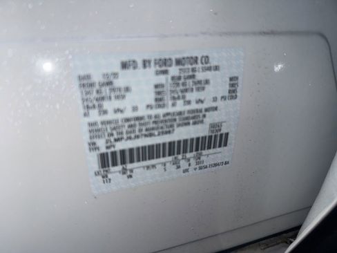 Used 2022 Lincoln Nautilus FWD w/ Premium Package image 10