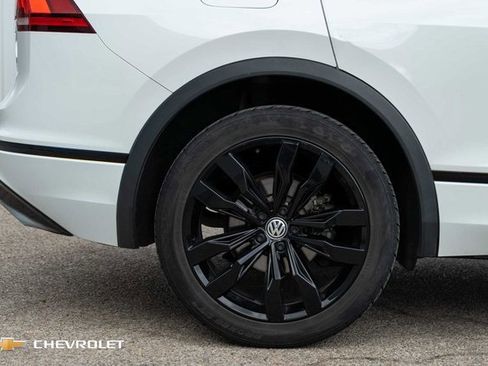 Used 2021 Volkswagen Tiguan SE R-Line image 5