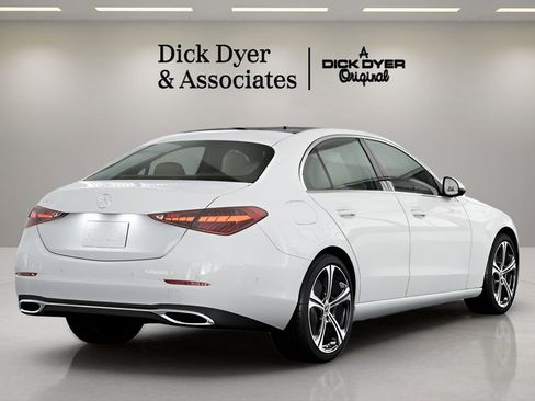 Used 2025 Mercedes-Benz C 300 Sedan image 11