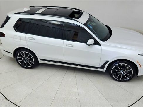 Used 2025 BMW X7 xDrive40i w/ M Sport Package image 79
