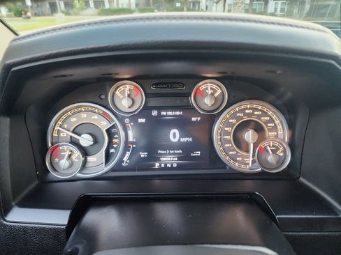 Used 2015 RAM 1500 Limited image 29