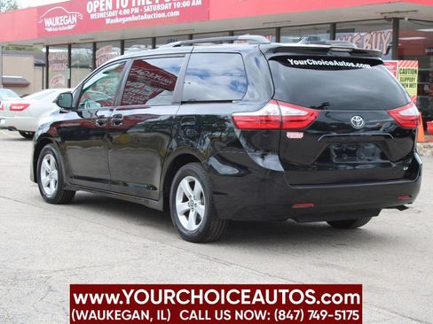 Used 2018 Toyota Sienna LE image 7