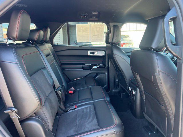 Used 2023 Ford Explorer ST-Line AWD/4WD image 15