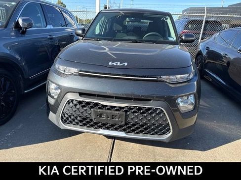 Certified 2022 Kia Soul LX FWD image 2