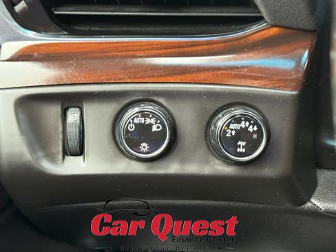 Used 2017 Cadillac Escalade Luxury AWD/4WD image 31