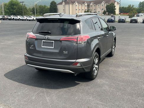 Used 2018 Toyota RAV4 XLE AWD/4WD image 7
