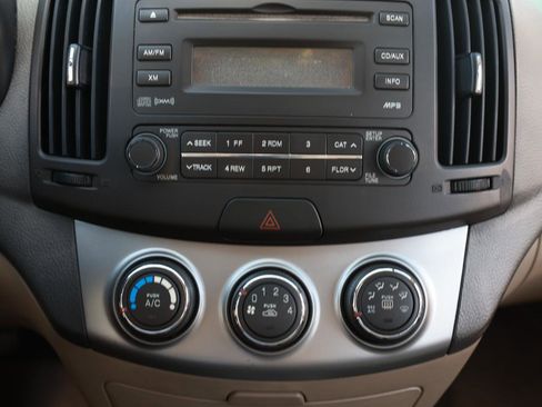 Used 2010 Hyundai Elantra GLS image 31