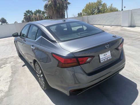 Used 2025 Nissan Altima 2.5 SV FWD image 12