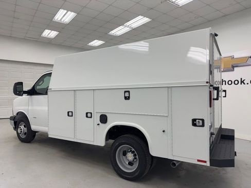 New 2026 Chevrolet Express 3500 w/ Power Convenience Package RWD image 7