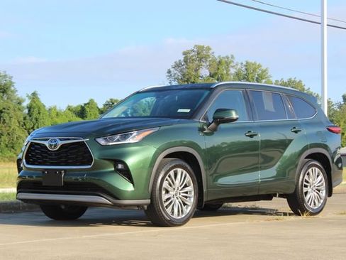 Used 2023 Toyota Highlander Platinum AWD/4WD image 1
