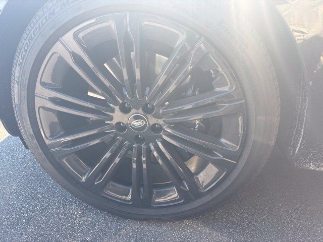 Used 2025 Land Rover Range Rover Autobiography AWD/4WD image 5