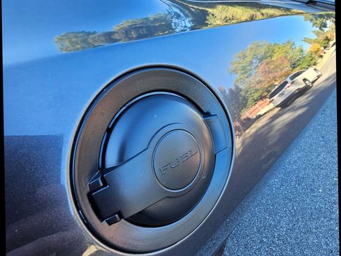 Used 2013 Dodge Challenger SXT image 14