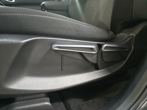 Used 2025 Honda CR-V LX image 26
