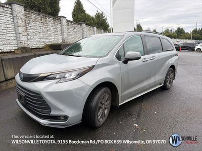 Certified 2024 Toyota Sienna XLE Woodland Edition