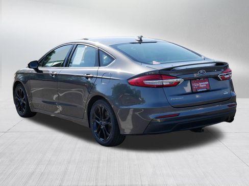 Used 2020 Ford Fusion SE w/ Equipment Group 151A FWD image 5