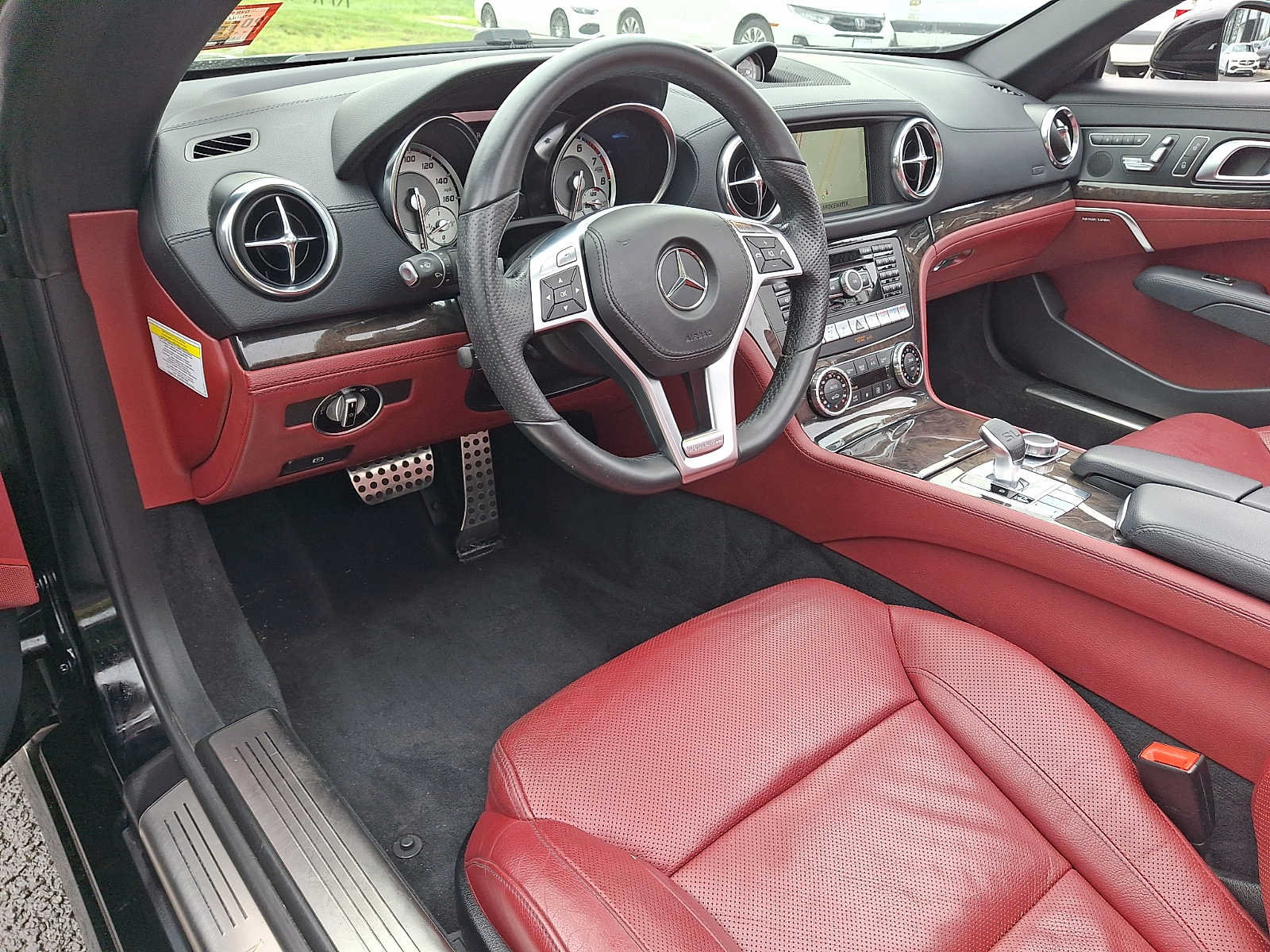 Used 2014 Mercedes-Benz SL 550 image 8