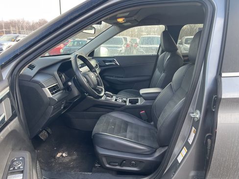 Used 2024 Mitsubishi Outlander SE image 7