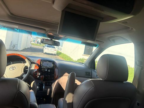 Used 2008 Toyota Sienna XLE image 14