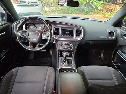 Used 2020 Dodge Charger SXT RWD image 9