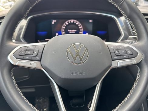 Used 2022 Volkswagen Tiguan SE image 22