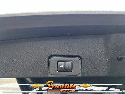 Used 2025 Nissan Rogue SV AWD/4WD image 6