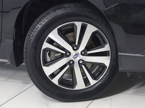 Used 2018 Subaru Outback 2.5i Limited image 17