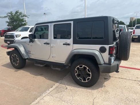 Used 2012 Jeep Wrangler Unlimited Sport image 6