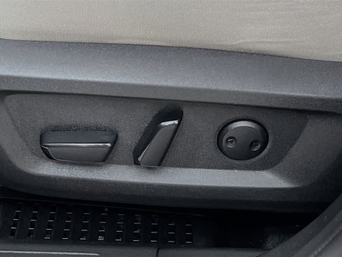 Used 2023 Nissan Rogue SV image 16