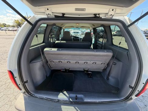 Used 1998 Dodge Caravan Minivan image 16