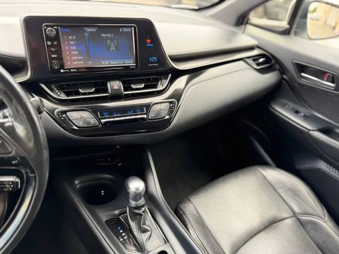 Used 2018 Toyota C-HR XLE FWD image 46