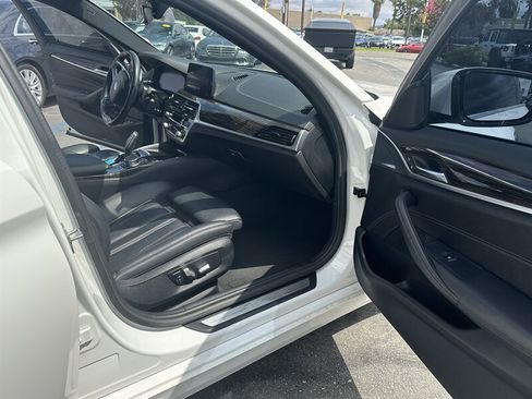 Used 2020 BMW 530i w/ Convenience Package RWD image 12