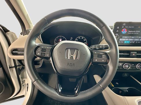 Used 2024 Honda HR-V EX-L image 11