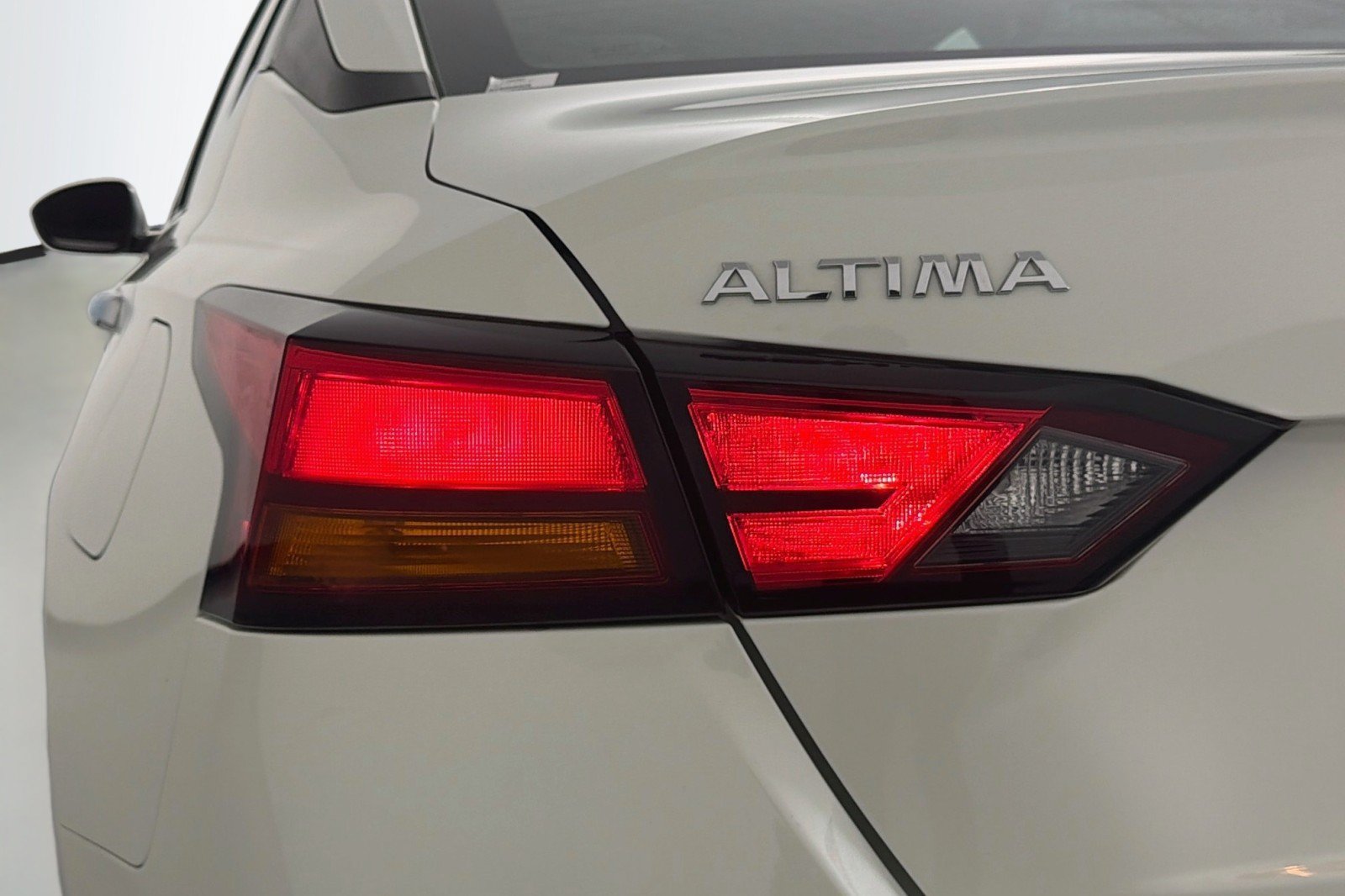 Used 2022 Nissan Altima 2.5 SV FWD image 17