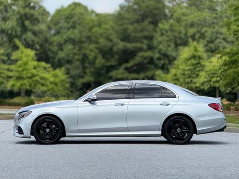 Used 2019 Mercedes-Benz E 300 4MATIC image 9