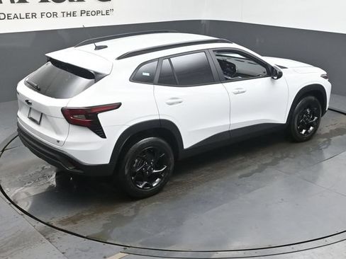 New 2026 Chevrolet Trax LT w/ Driver Confidence Package FWD image 18