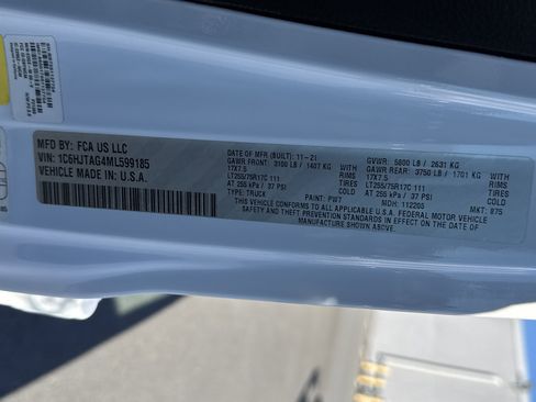 Used 2021 Jeep Gladiator Sport image 36