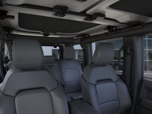 New 2025 Ford Bronco Badlands w/ Sasquatch Package AWD/4WD image 16