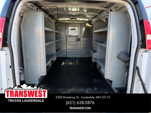 Used 2017 Chevrolet Express 3500 image 12