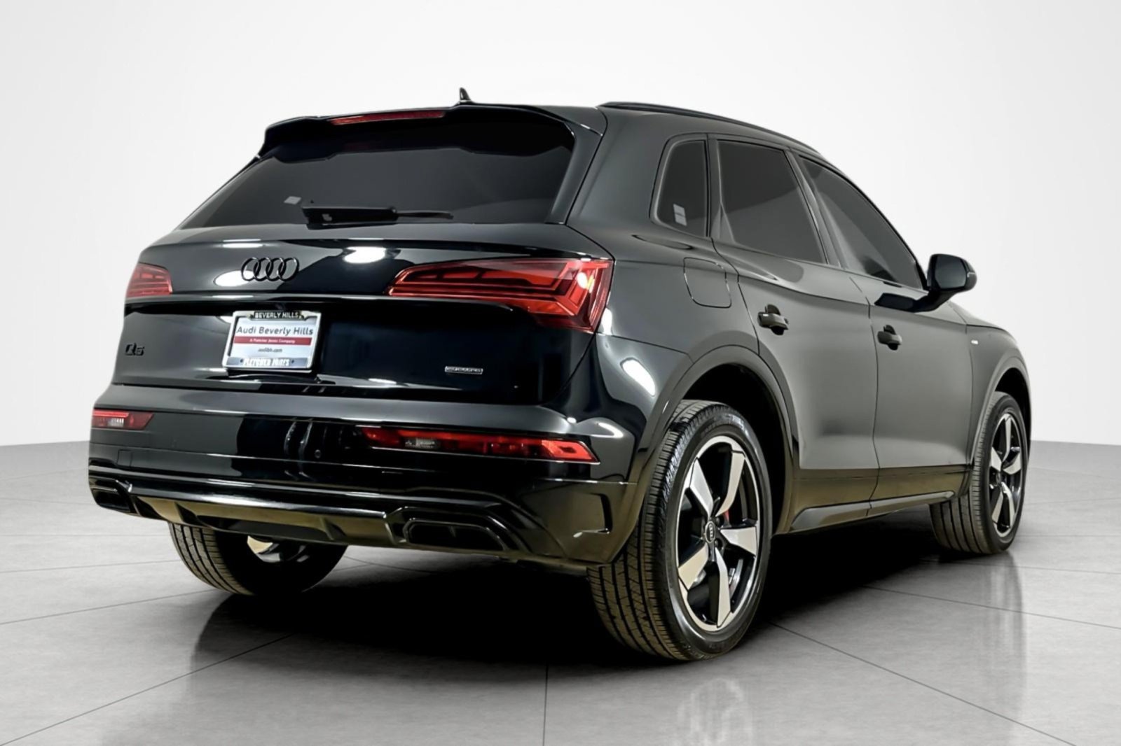 Used 2024 Audi Q5 2.0T Premium Plus w/ Premium Plus Package AWD/4WD image 5