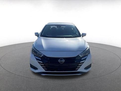 Used 2025 Nissan Versa SV image 4