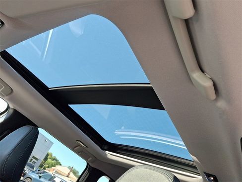 New 2025 Mitsubishi Outlander SE image 10