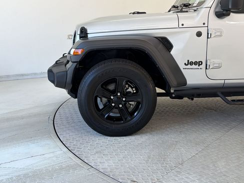 Used 2023 Jeep Wrangler Unlimited Sport AWD/4WD image 12